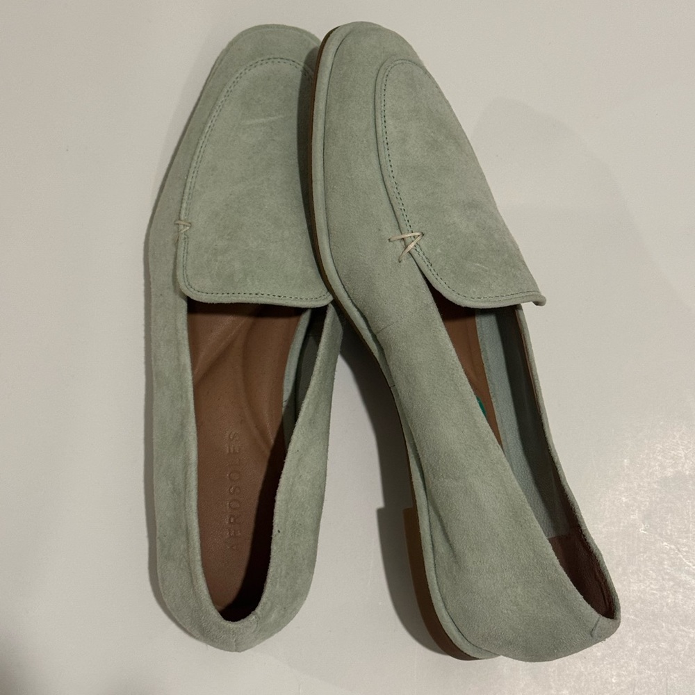 AEROSOLES Women's Mint Suede Loafers